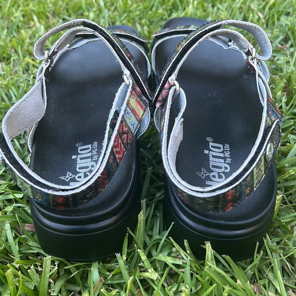 ⭐️ Algeria Velcro Sandals - Picture 3 of 14